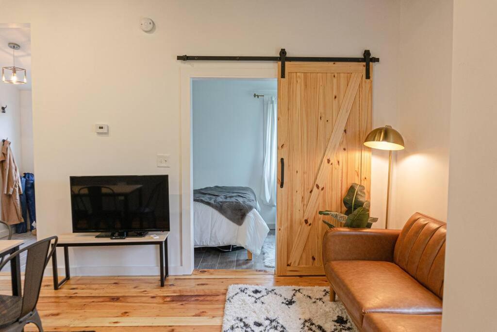 Campfire Cottage Fireplace, Fire Pit & No Chores! Kingston Esterno foto