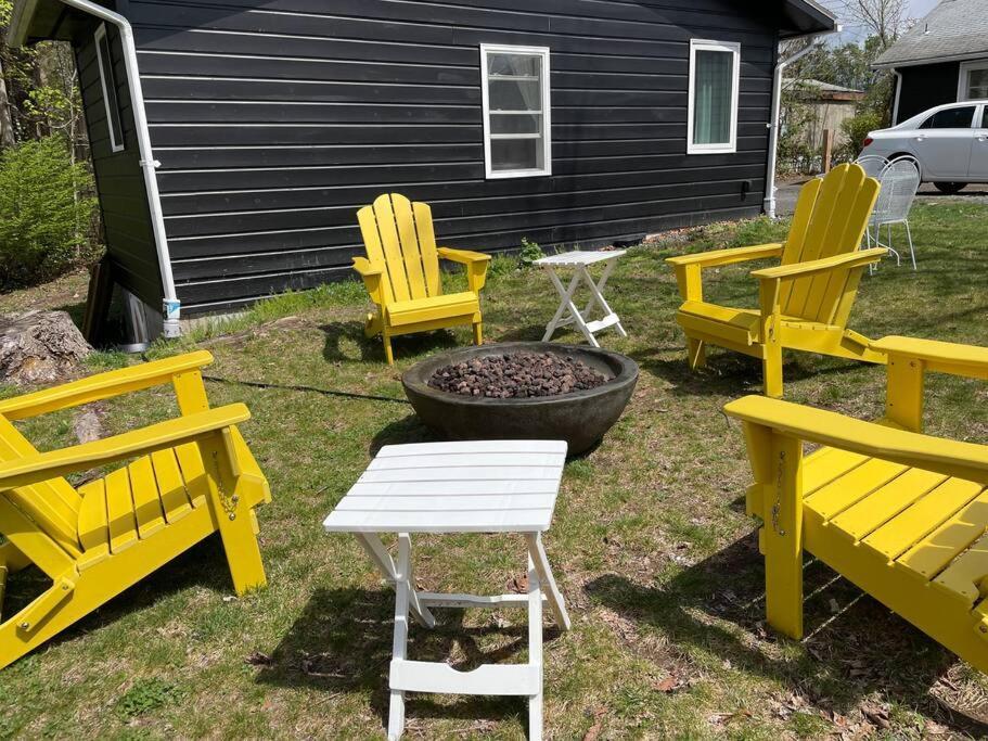 Campfire Cottage Fireplace, Fire Pit & No Chores! Kingston Esterno foto